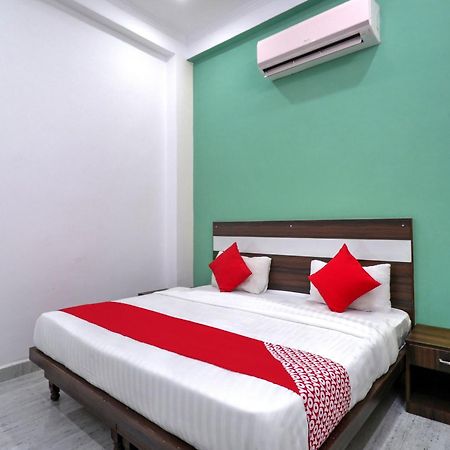 Hotel O 71370 White House Garhi Harsaru Kültér fotó